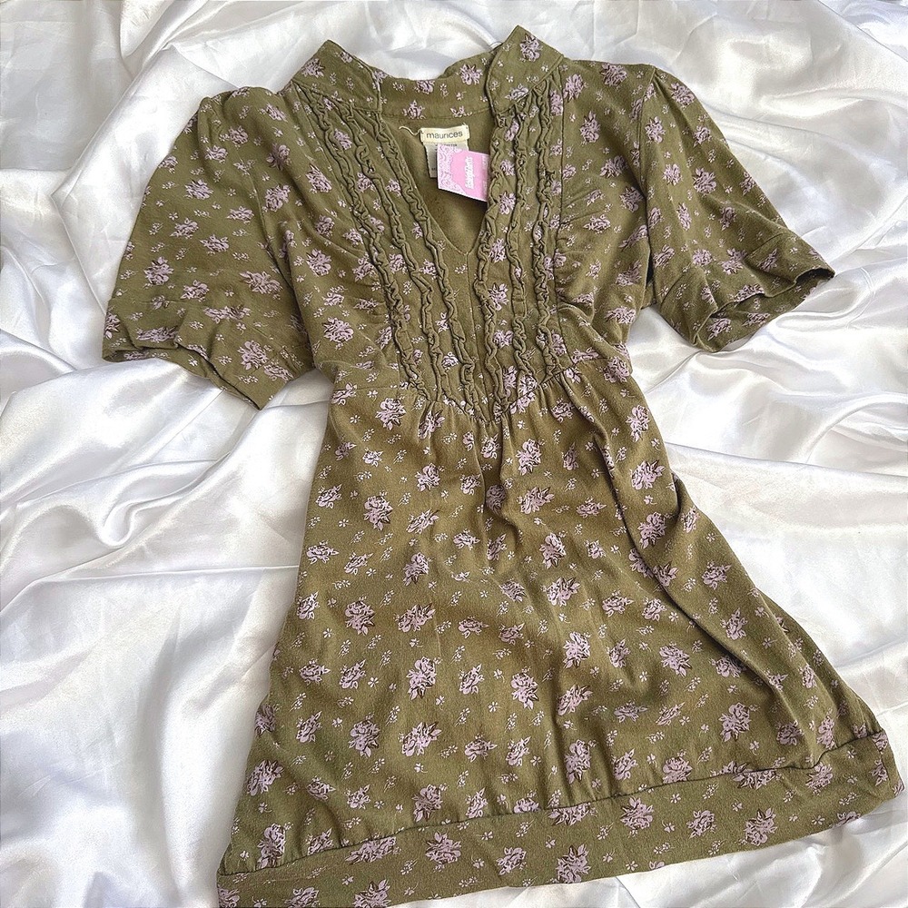 Maurices Olive Green Floral Ruffle V-Neck Cotton Blouse Short Sleeve Top Small